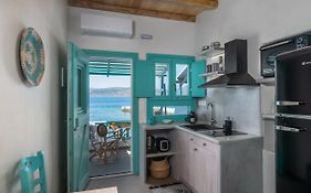 Turquoise Boat House in Klima II